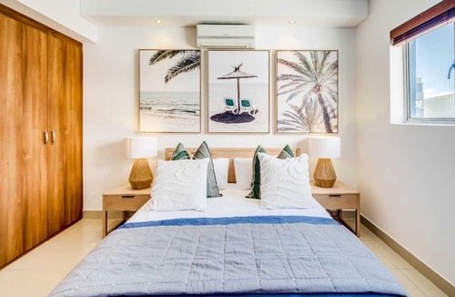 Mouille Point Apartment | Uninterrupted Ocean Views in Mouille Point (Atlantic Vistas)