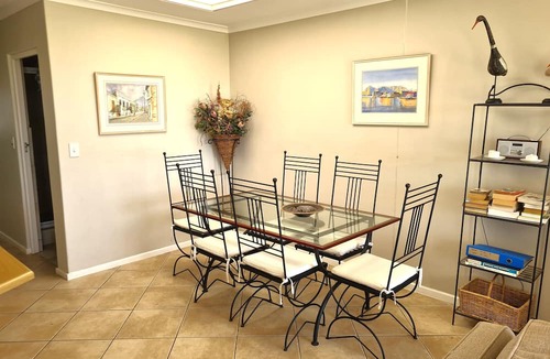 Strand Villa | Beach front house in private estate overlooking the sea and mountains