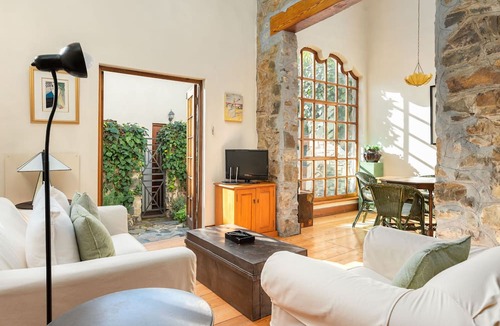 Cape Town City Centre Apartment | Quirky De Waterkant Villa | Rooftop Deck | Wifi