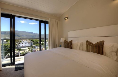 Hermanus City-Centre Apartment | Whale Coast All Suite Hotel