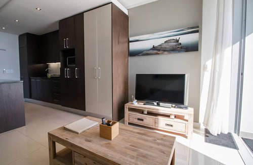 Camps Bay Apartment | Camps Bay One Bedroom apartment - The Crystal