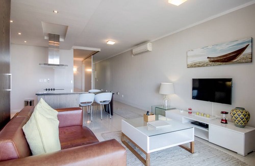 Camps Bay Apartment | Camps Bay One Bedroom apartment - The Crystal