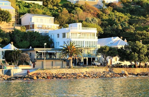 Gordons Bay Central Apartment | 'The View' - 2 bedroom on the Water's Edge overlooking Bikini Beach