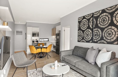 Greater Johannesburg Metropolitan Area Apartment | Luxury | Brand New | 2 Bed | Rosebank