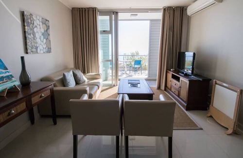 Camps Bay Apartment | Camps Bay One Bedroom apartment - luxury stay with sea view!