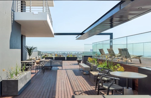Cape Town City Centre Apartment | Luxe Studio With Mountain Views