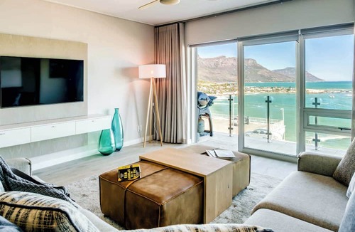 Clifton Apartment | Incredible Clifton Apartment w 180 Sea Views Dunmore Blue