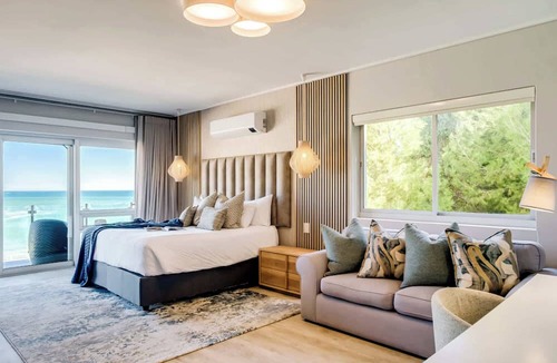 Clifton Apartment | Incredible Clifton Apartment w 180 Sea Views Dunmore Blue
