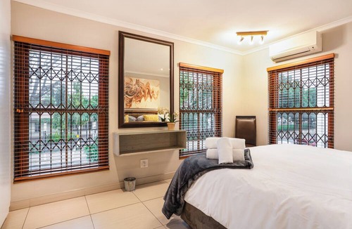 Stellenbosch Central Apartment | Spacious apartment in walking distance to wonderful restaurants in Stellenbosch
