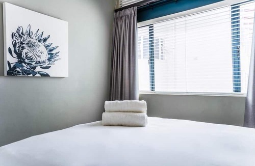 Stellenbosch Central Apartment | Beautiful two-bedroom self-catering unit in the heart of Historic Stellenbosch