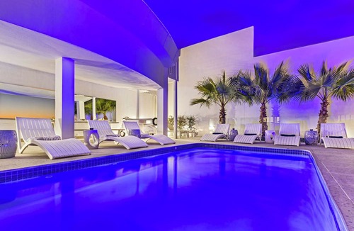 Clifton Villa | Clifton YOLO Spaces – Clifton Mansion Villa