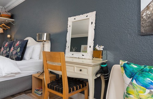 Mouille Point Apartment | Mouille Point Studio with Breathtaking Views