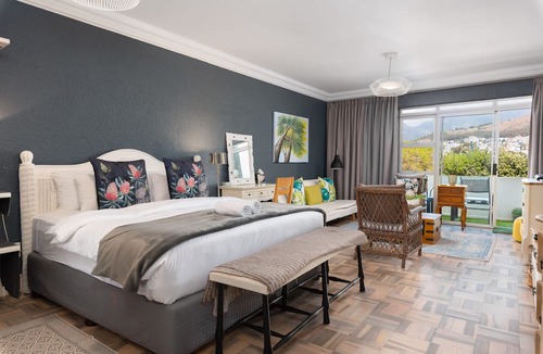 Mouille Point Apartment | Mouille Point Studio with Breathtaking Views