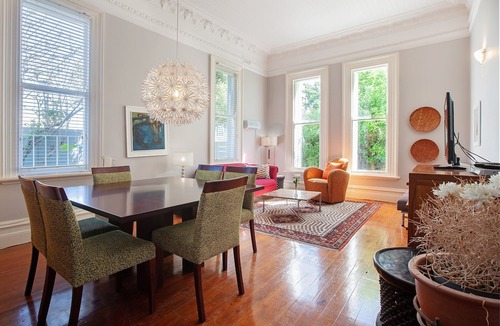 Cape Town Apartment | Large 3 bedroom apartment in Manor house , cozy courtyard garden, great location