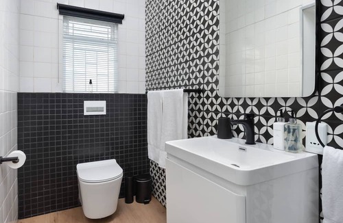 Green Point Apartment | Designer Pool Villa | Tranquil Green Point Oasis