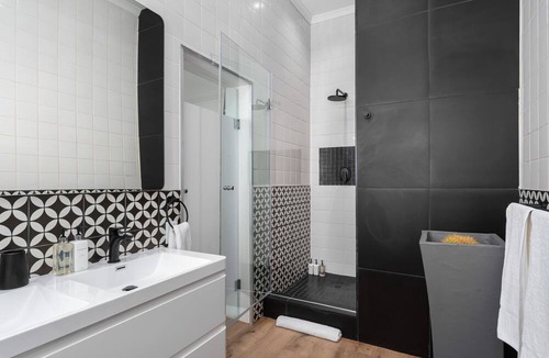 Green Point Apartment | Designer Pool Villa | Tranquil Green Point Oasis
