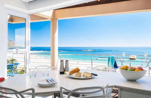 Camps Bay Apartment | Beautiful Holiday Apartment with Beach View Modoco