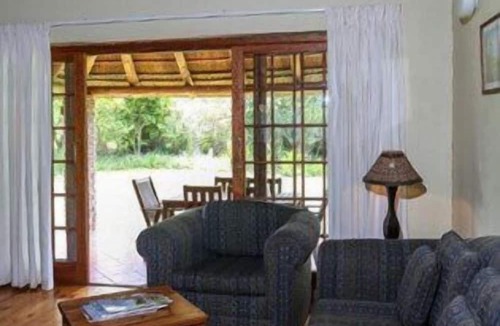 Buffalo Hills Game Reserve Cottage | Coral Tree Cottages