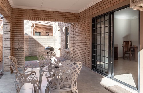 Potchefstroom Apartment | Camelot Guest House & Apartments