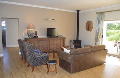 Durbanville Cottage | African Palm Cottage