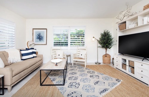 Central Naples House | Charming Beach Cottage with private pool! One mile to stunning Horizon Beach!