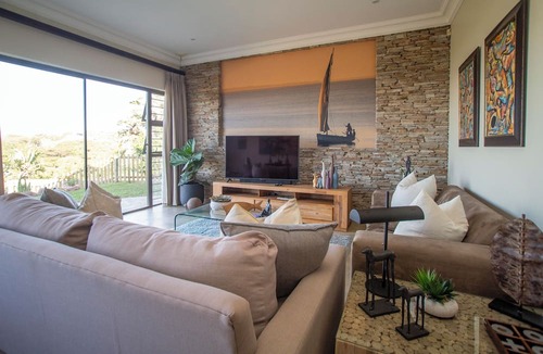 Durban North Apartment | Beautiful spacious Apartment with stunning sea views and centrally located.