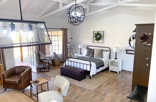 Lichtenburg Apartment | Modern Farm