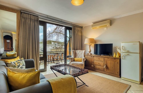 Stellenbosch Central Apartment | UniqueStay Oudehoek 1 Bedroom Apartment