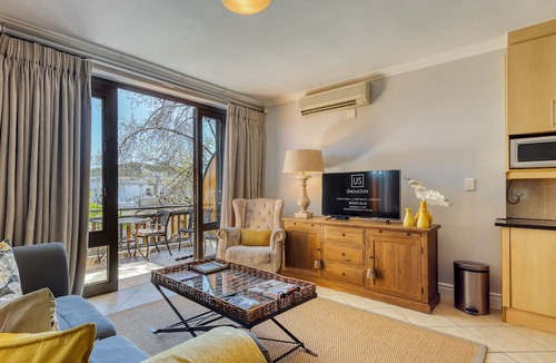 Stellenbosch Central Apartment | UniqueStay Oudehoek 1 Bedroom Apartment
