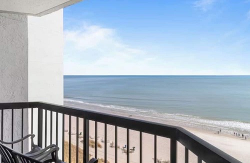 Myrtle Beach Hotel | Modern Condo Stay | Onsite Pools | Free Parking | Near Market Common - 4 miles