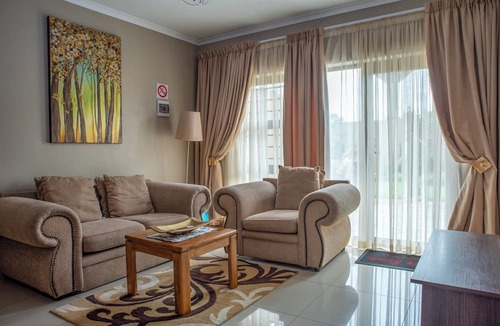 Emalahleni Apartment | Rusty Estate - Self Catering