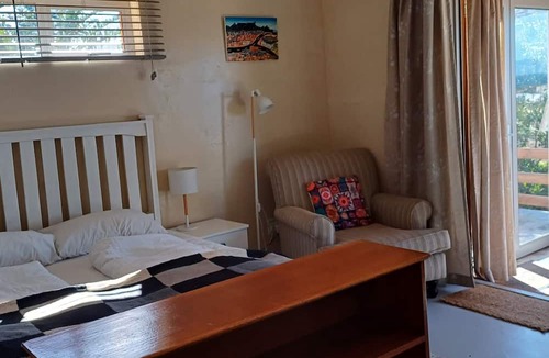 Glencairn Condo | Beautifully appointed apartment with sea views south of Cape Town in Glencairn