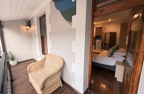 Three Anchor Bay Apartment | Three Anchor Heart