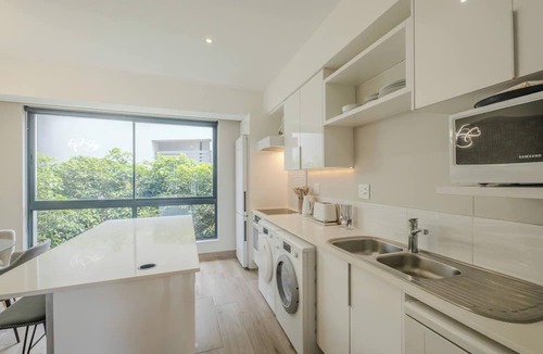 Pretoria Apartment | Luxury 2 BR Loft w Pool, Patio & Menlyn Maine