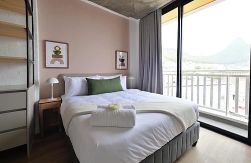 Three Anchor Bay Apartment | EIGHTY2 ON M - Fluent Serviced Apartments