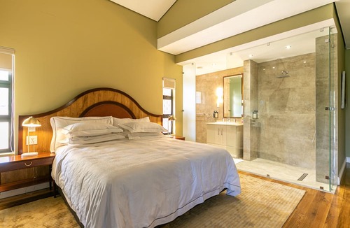 Zenzani Villa | Bali and Eva Midlands
