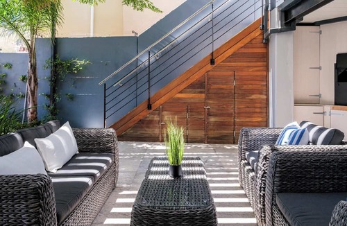 Camps Bay Apartment | Elegant Charm Retreat Central Treasure