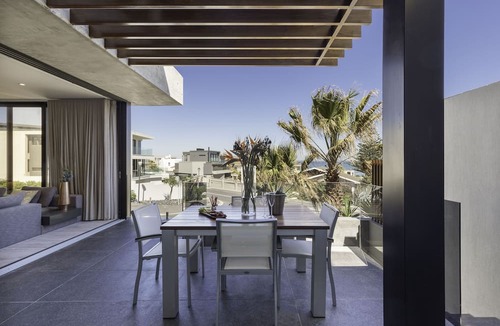 Big Bay Apartment | Sir David Baird 50A, Blouberg by HMH