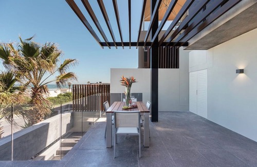 Bloubergstrand Apartment | Luxurious Beach Escape in Bloubergstrand
