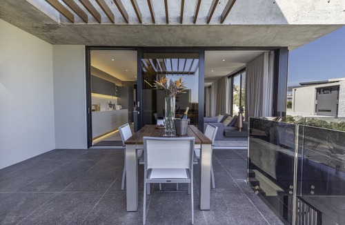 Big Bay Apartment | Sir David Baird 50A, Blouberg by HMH