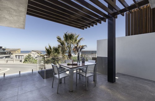 Big Bay Apartment | Sir David Baird 50A, Blouberg by HMH