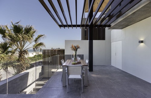 Big Bay Apartment | Sir David Baird 50A, Blouberg by HMH