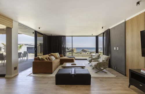 Big Bay Apartment | Sir David Baird 50B, Blouberg by HMH
