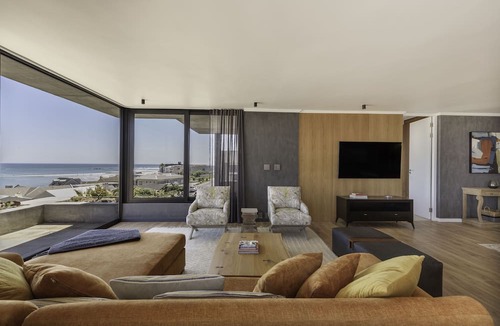 Big Bay Apartment | Sir David Baird 50B, Blouberg by HMH
