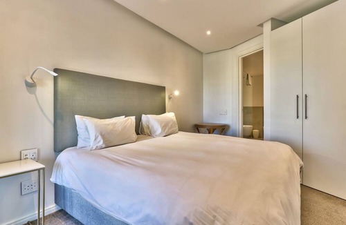 Victoria and Alfred Waterfront Apartment | Two Bedroom Apartment - fully furnished and design in V&a Marina Residential