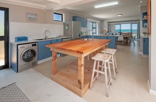 Pearly Beach House | Pearly Beach House - Four Bedroom House, Sleeps 8