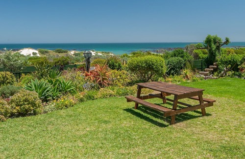 Pearly Beach House | Pearly Beach House - Four Bedroom House, Sleeps 8