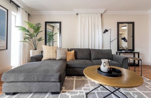 Green Point Apartment | Stylish Green Point Apartment | Rooftop Pool