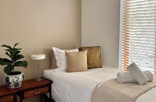 Kalk Bay Apartment | Kalk Bay Secure Seaside Apartment