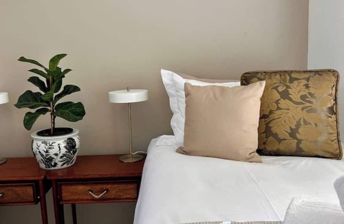 Kalk Bay Apartment | Kalk Bay Secure Seaside Apartment